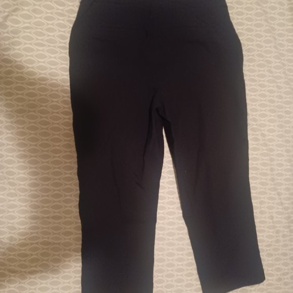 Capris size 9 women's black reitmans - Picture 2 of 2